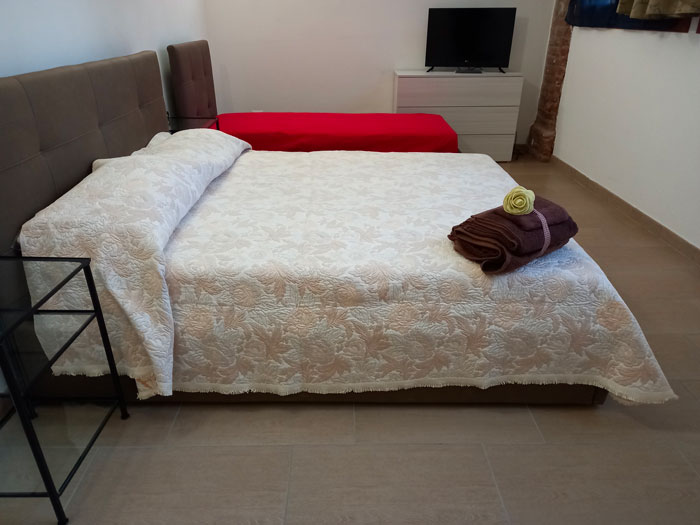 Appartamenti Isola Della Scala (Verona) - vista camera da letto